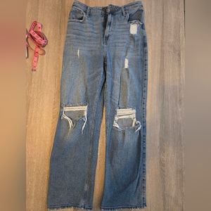Hollister distresed dad jean